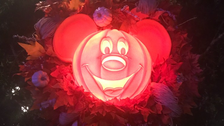 Mickey Jack-O-Lantern Wreath